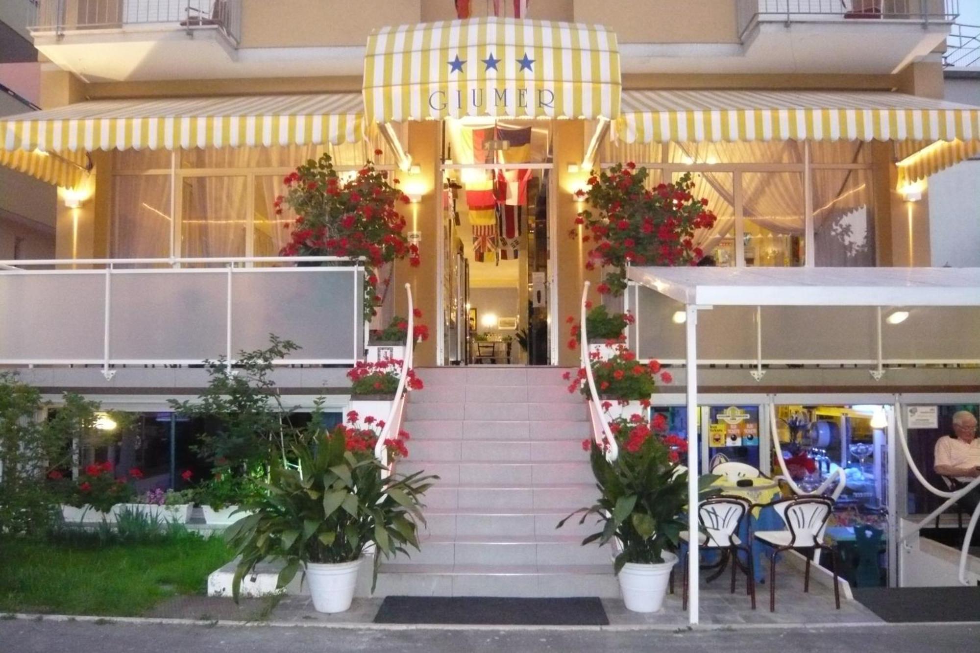 Hotel Giumer Rimini Exterior photo