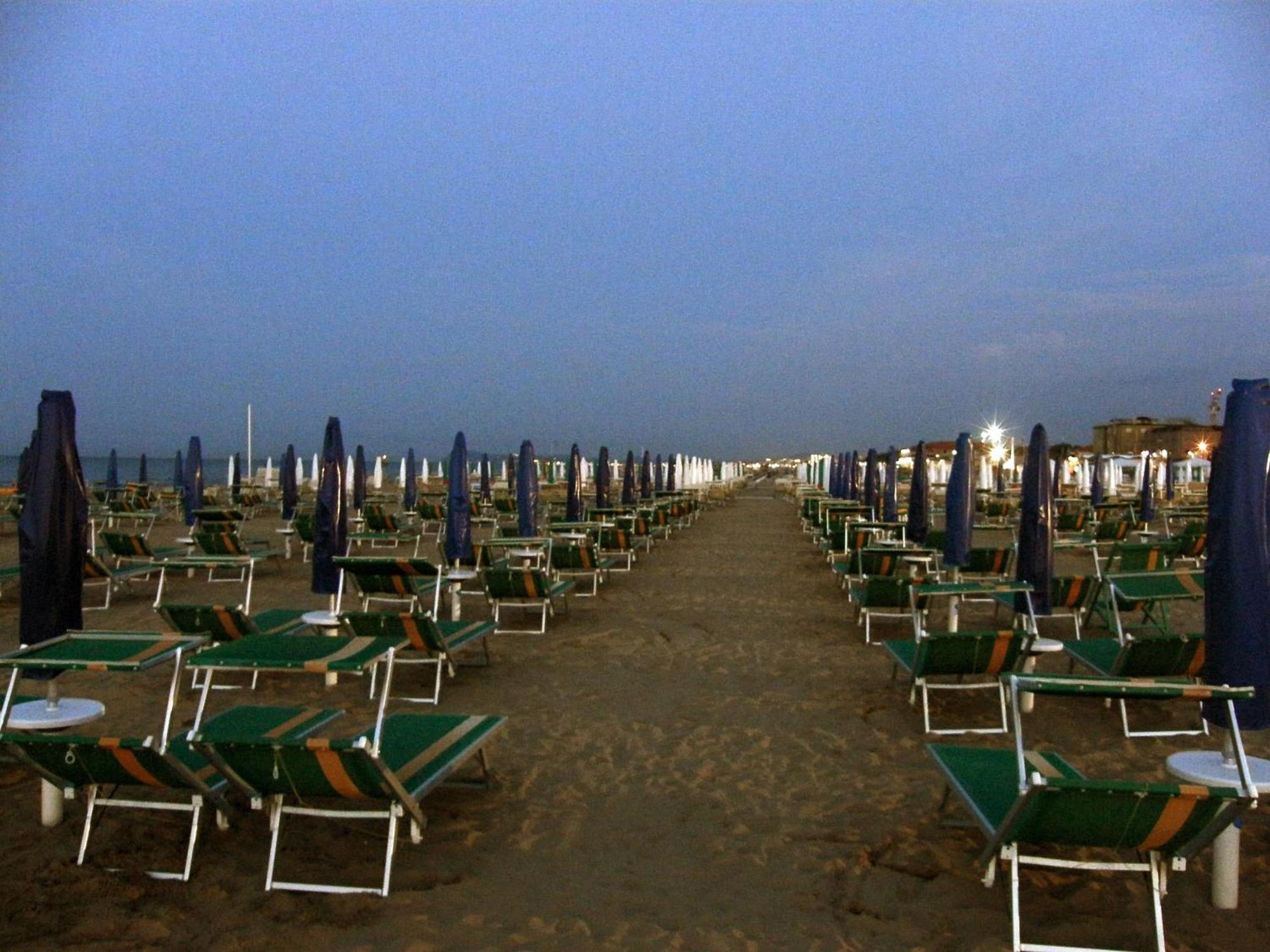 Hotel Giumer Rimini Exterior photo