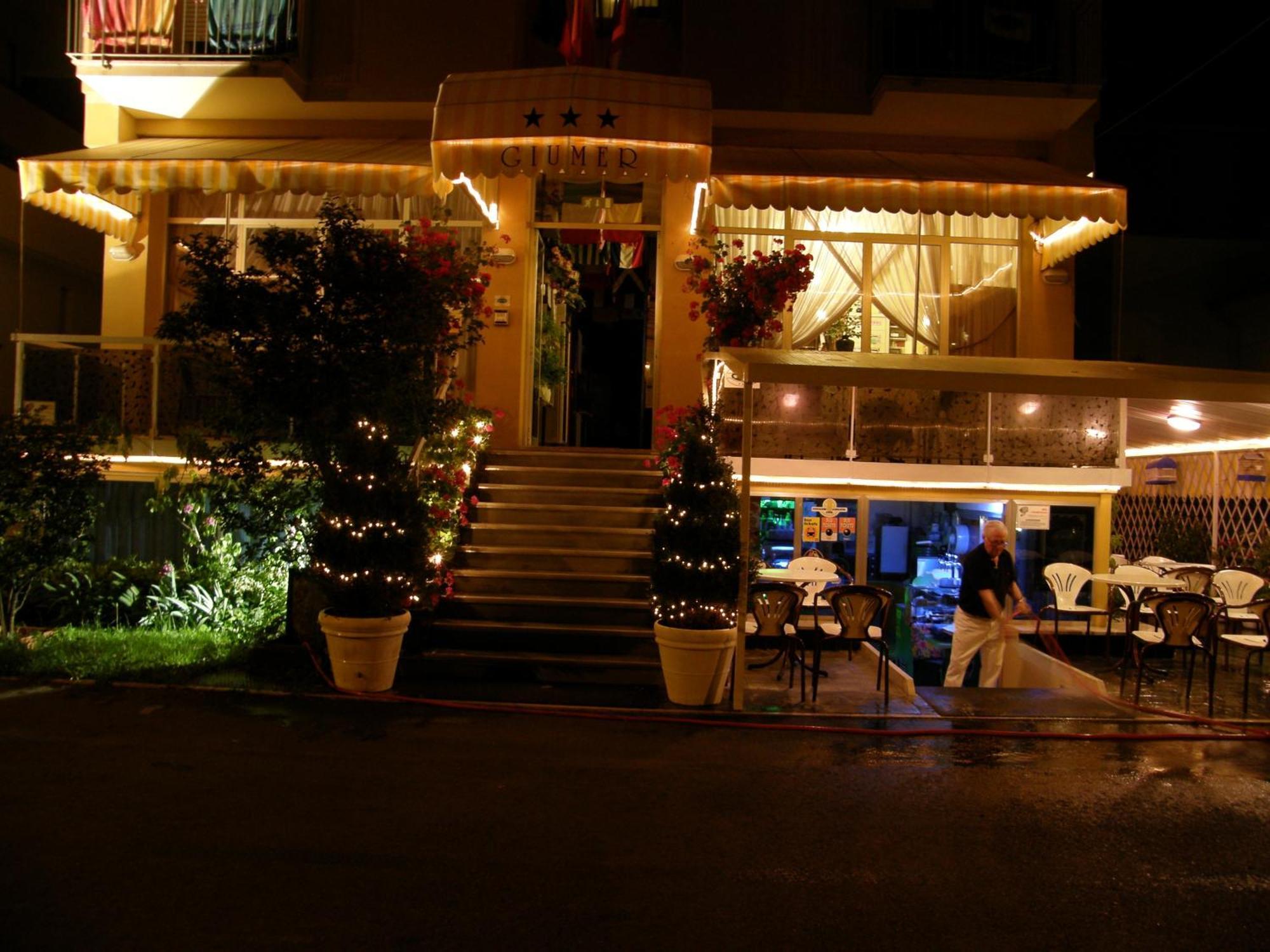 Hotel Giumer Rimini Exterior photo